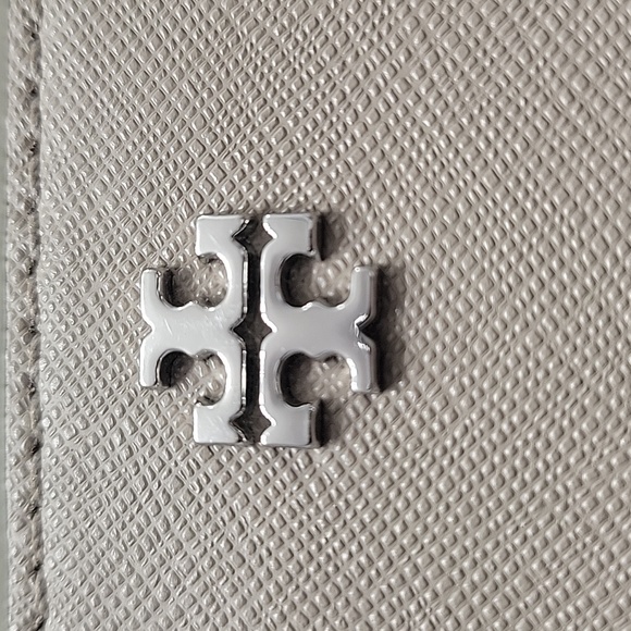 ⭐️EUC Tory Burch Round Robinson Crossbody - Picture 4 of 12